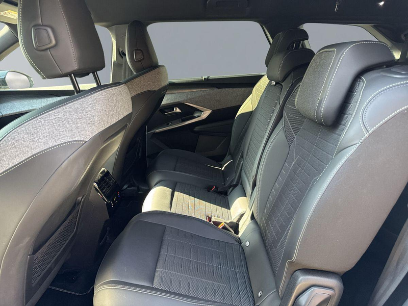 Peugeot 5008 GT Hybrid 145 e-DCS6 7-Si+Navi+Lenk/SHZ+R-Kam+ — photo 11
