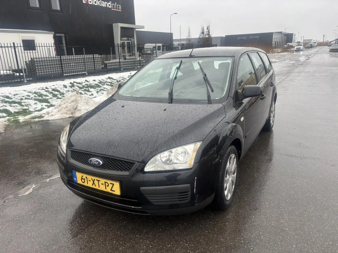 Ford Focus Wagon 1.6-16V Ambiente/AIRCO/APK/INRUILKOOPJE Schwarz - 2