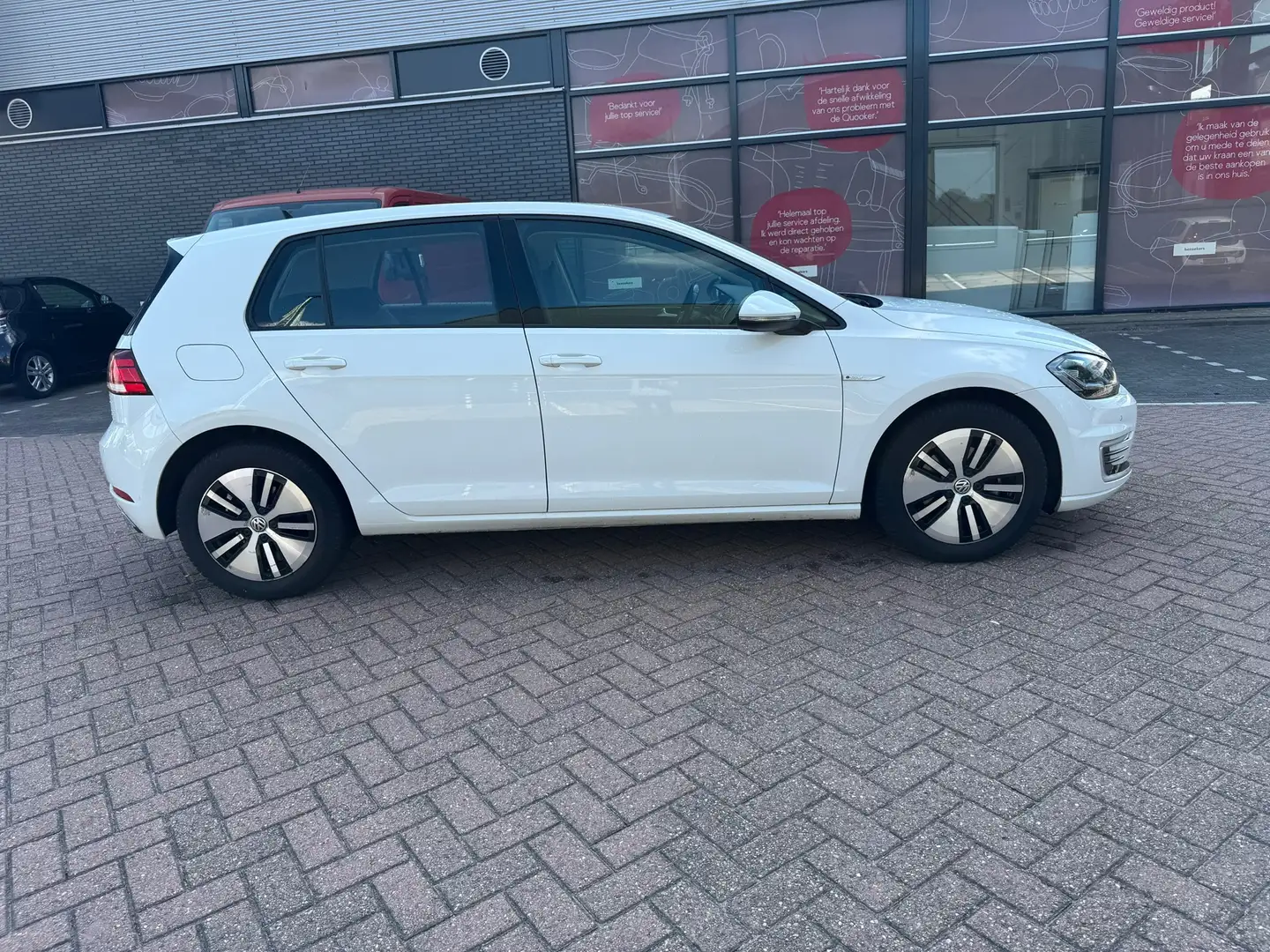 Volkswagen e-Golf E-Golf Automaat PDC Navigatie CarPlay Wit - 2