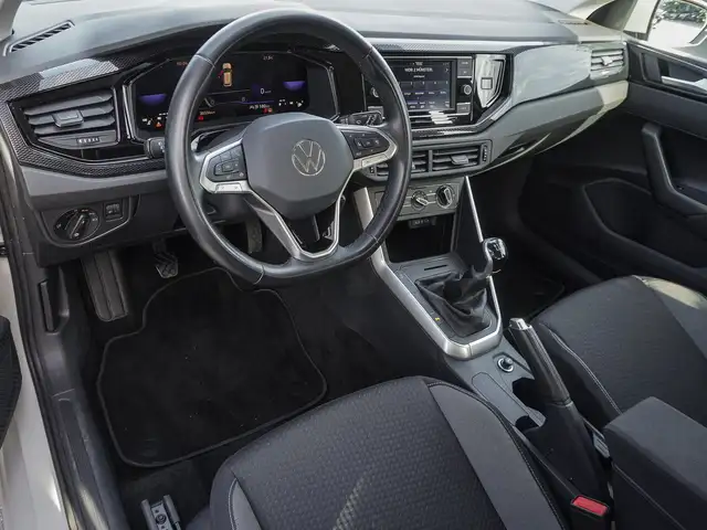 Volkswagen Polo view 8