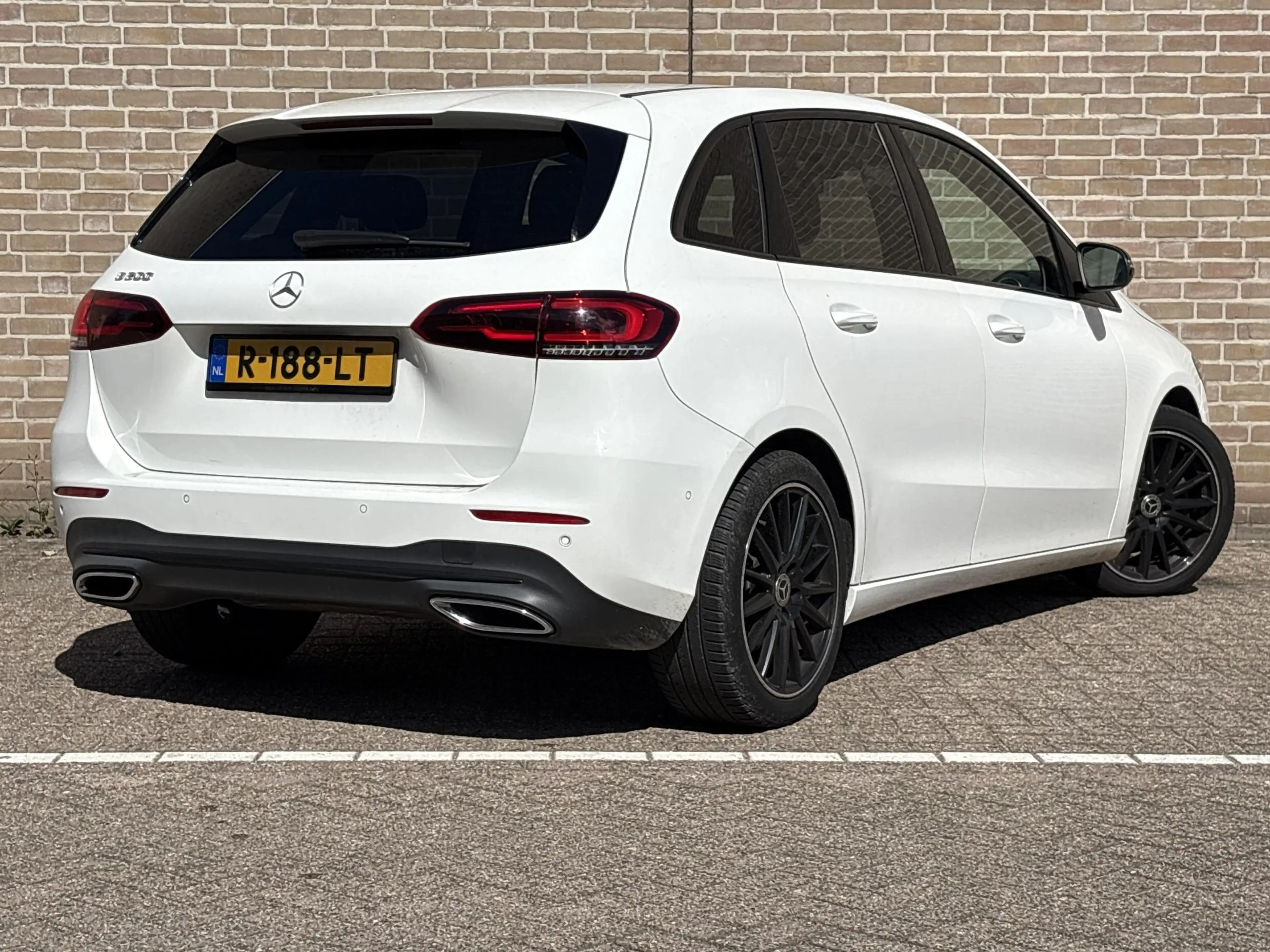 Mercedes-Benz B 200 Business Solution AMG | € 9.900,- NETTO! | Automaa — photo 2