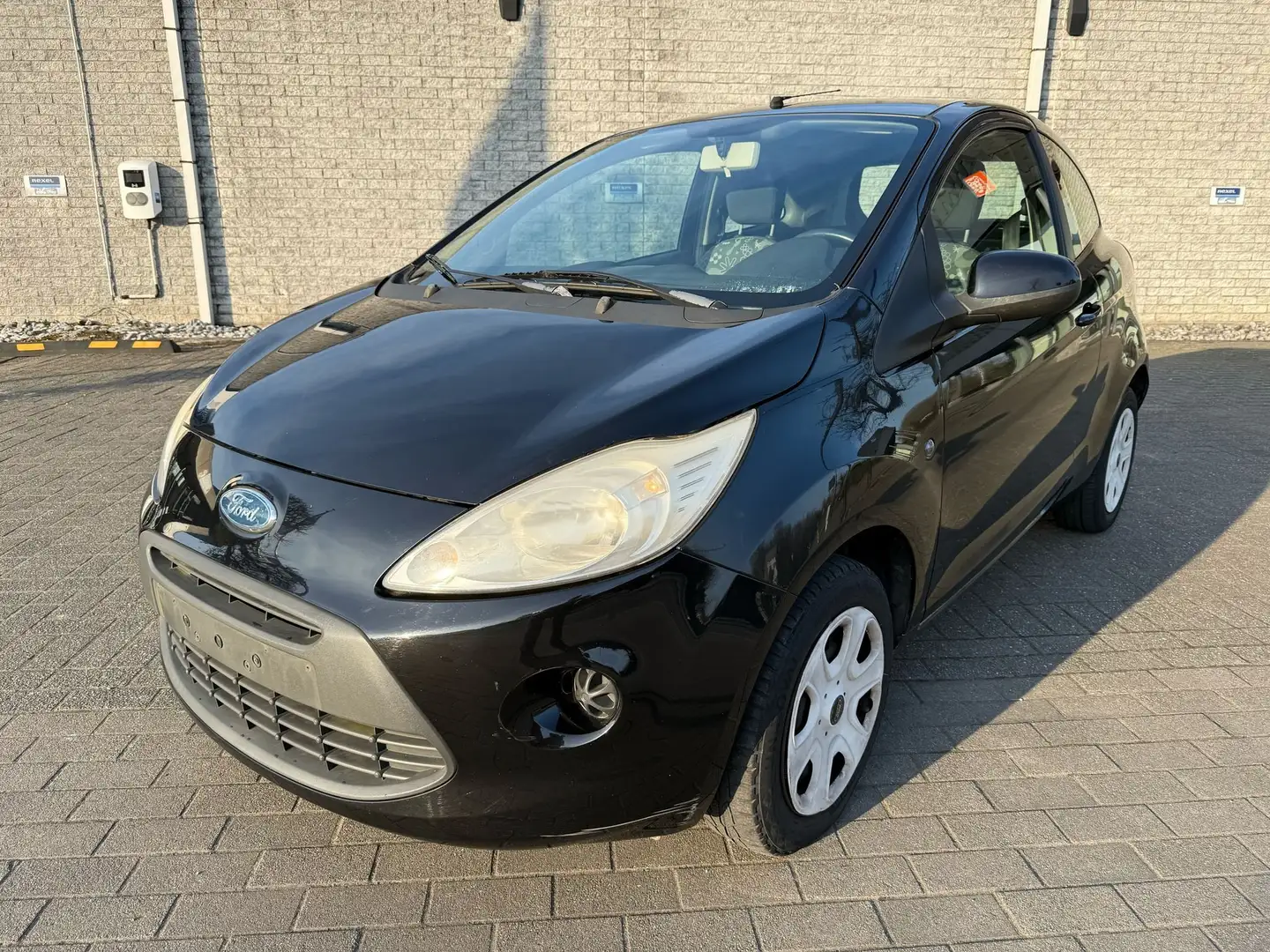Ford Ka/Ka+ Ka 1.2i Ambiente Noir - 1