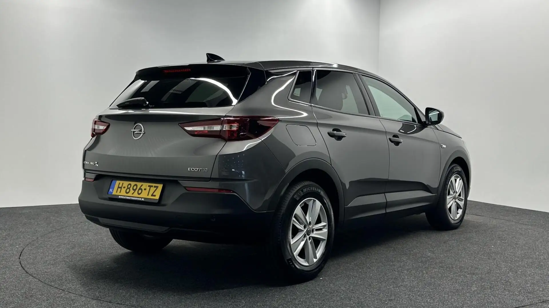 Opel Grandland X 1.2 Turbo Business Edition CARPLAY CRUISE LM NAVIG Grijs - 2
