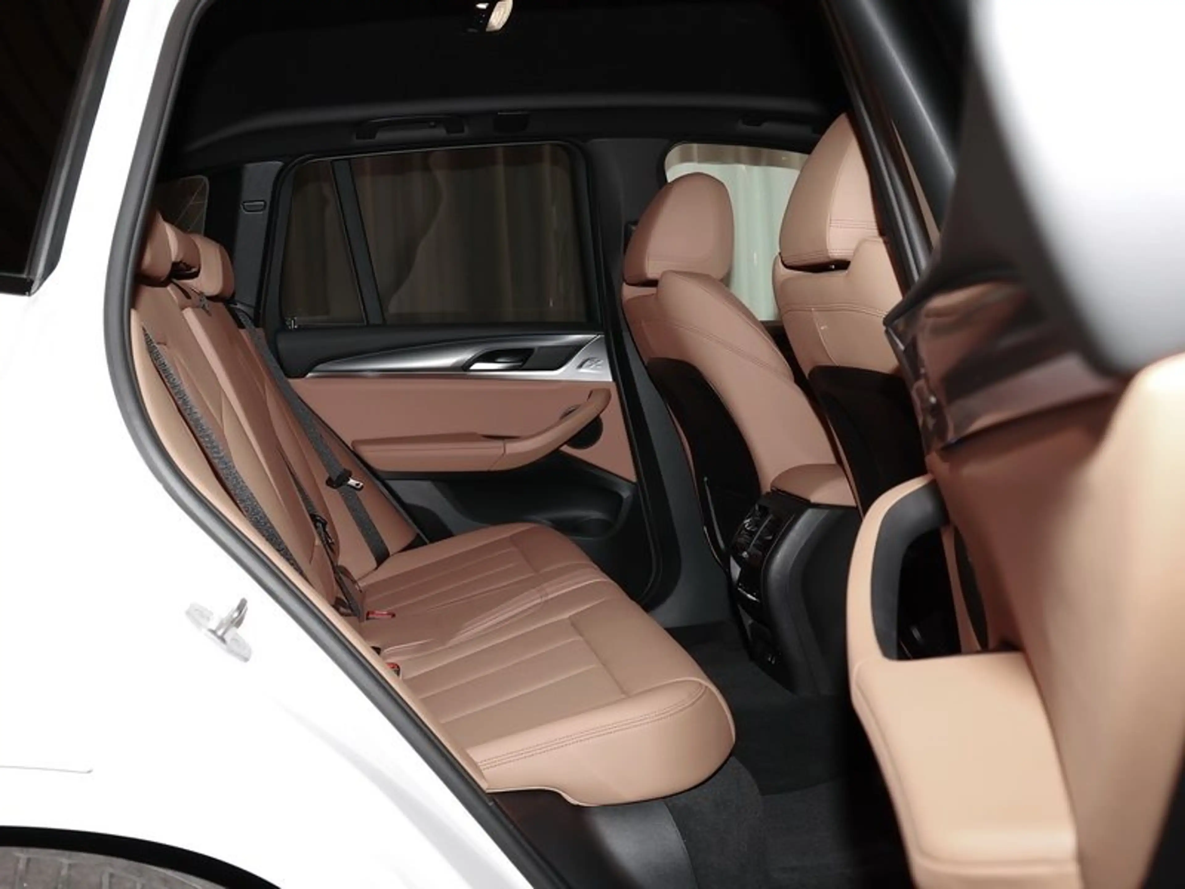 BMW X3 xDrive30e — photo 11