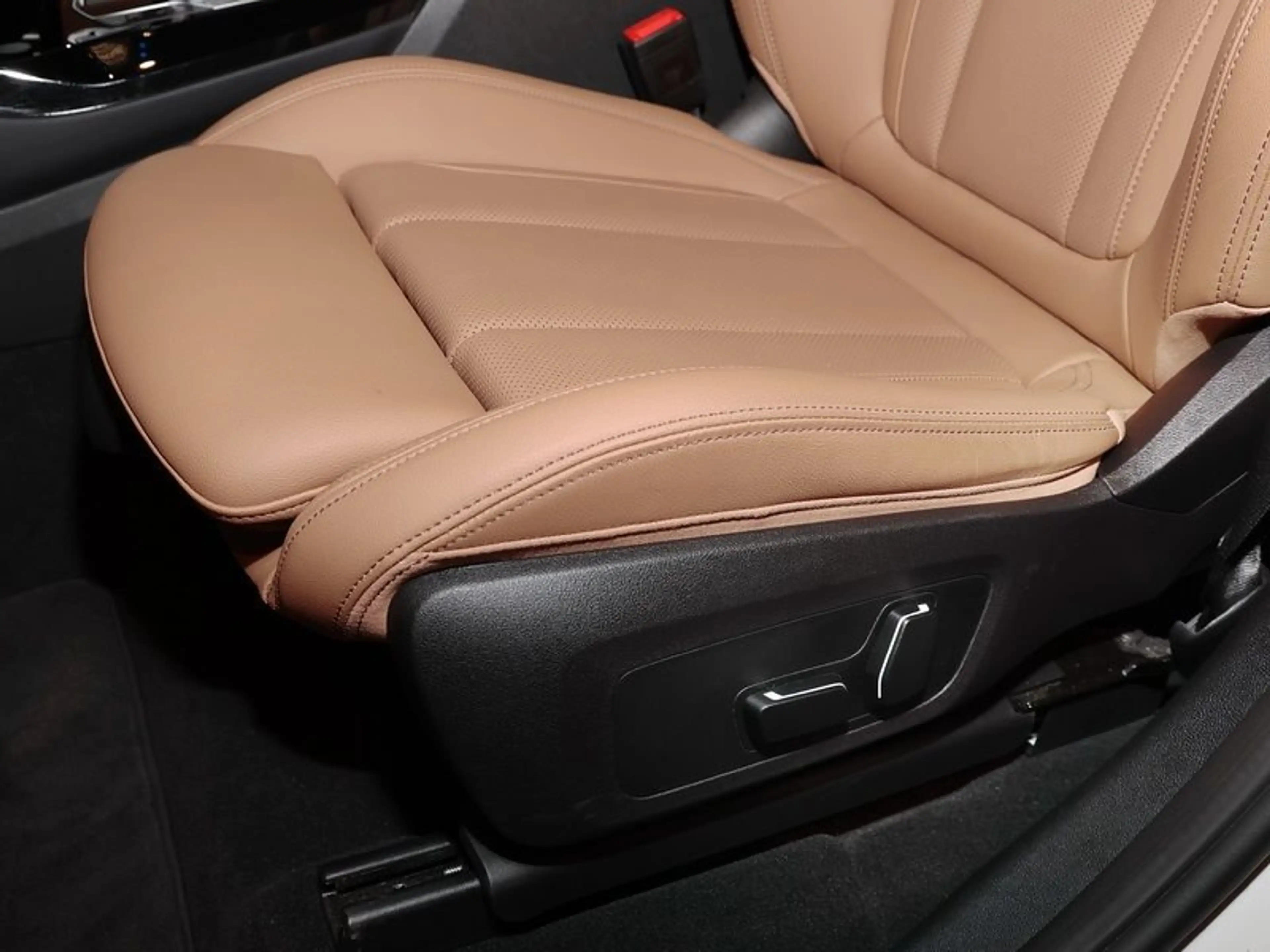 BMW X3 xDrive30e — photo 10