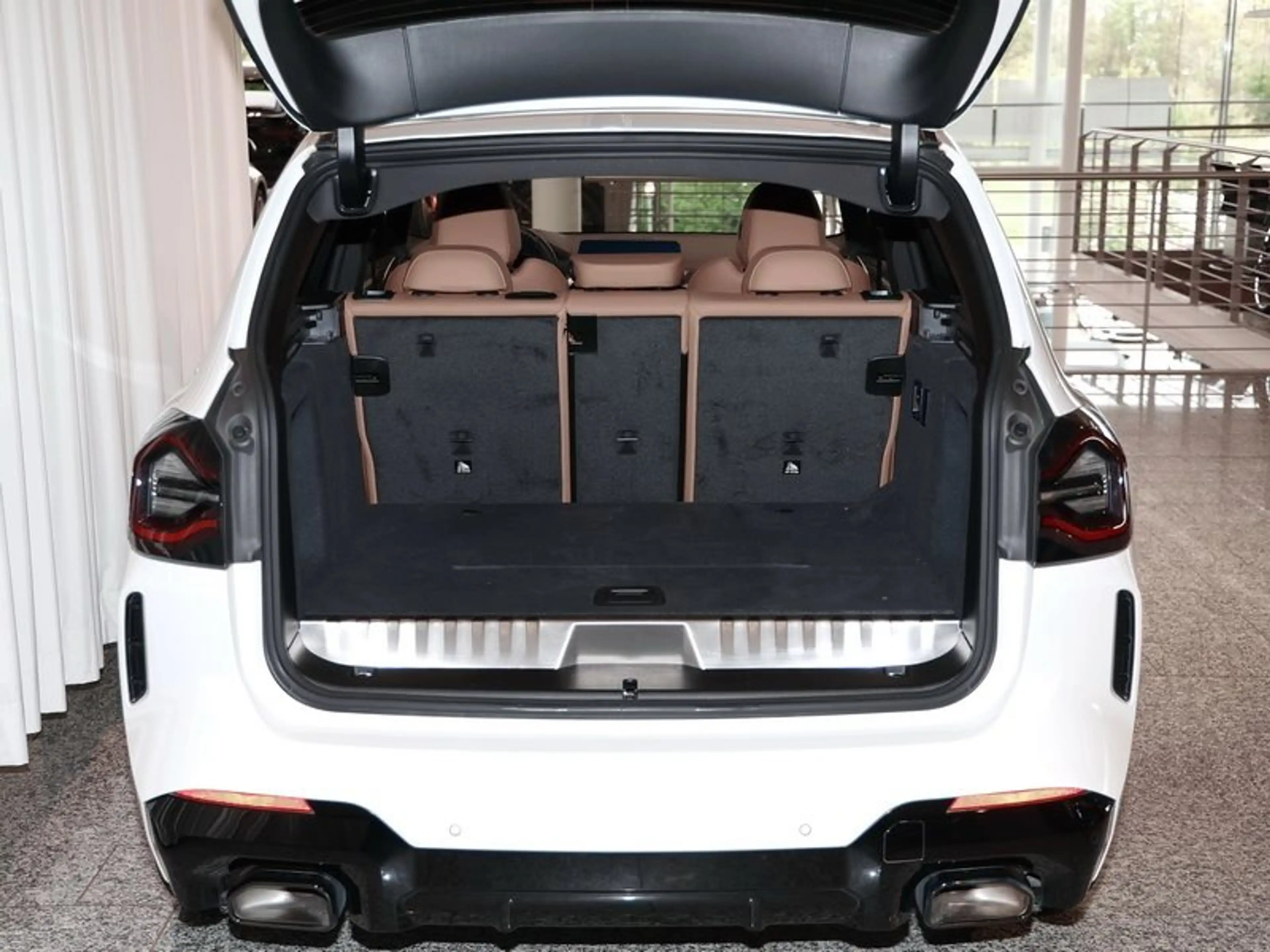 BMW X3 xDrive30e — photo 12