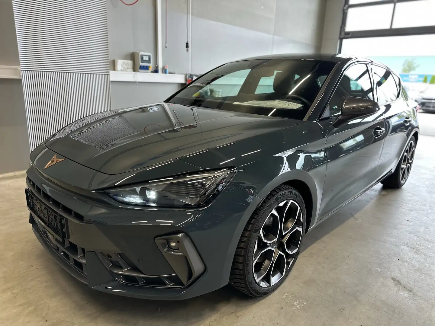 CUPRA Leon 1.5eTSI DSG EdgePaket 18´´ Winterpaket Blau - 1