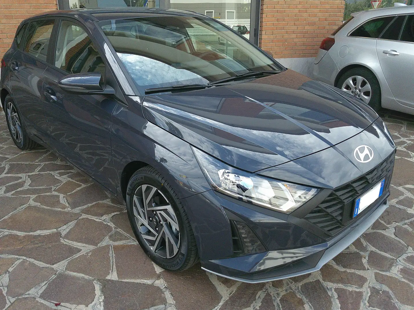 Hyundai i20 1.2 Gpl Connectline 78cv Grau - 1