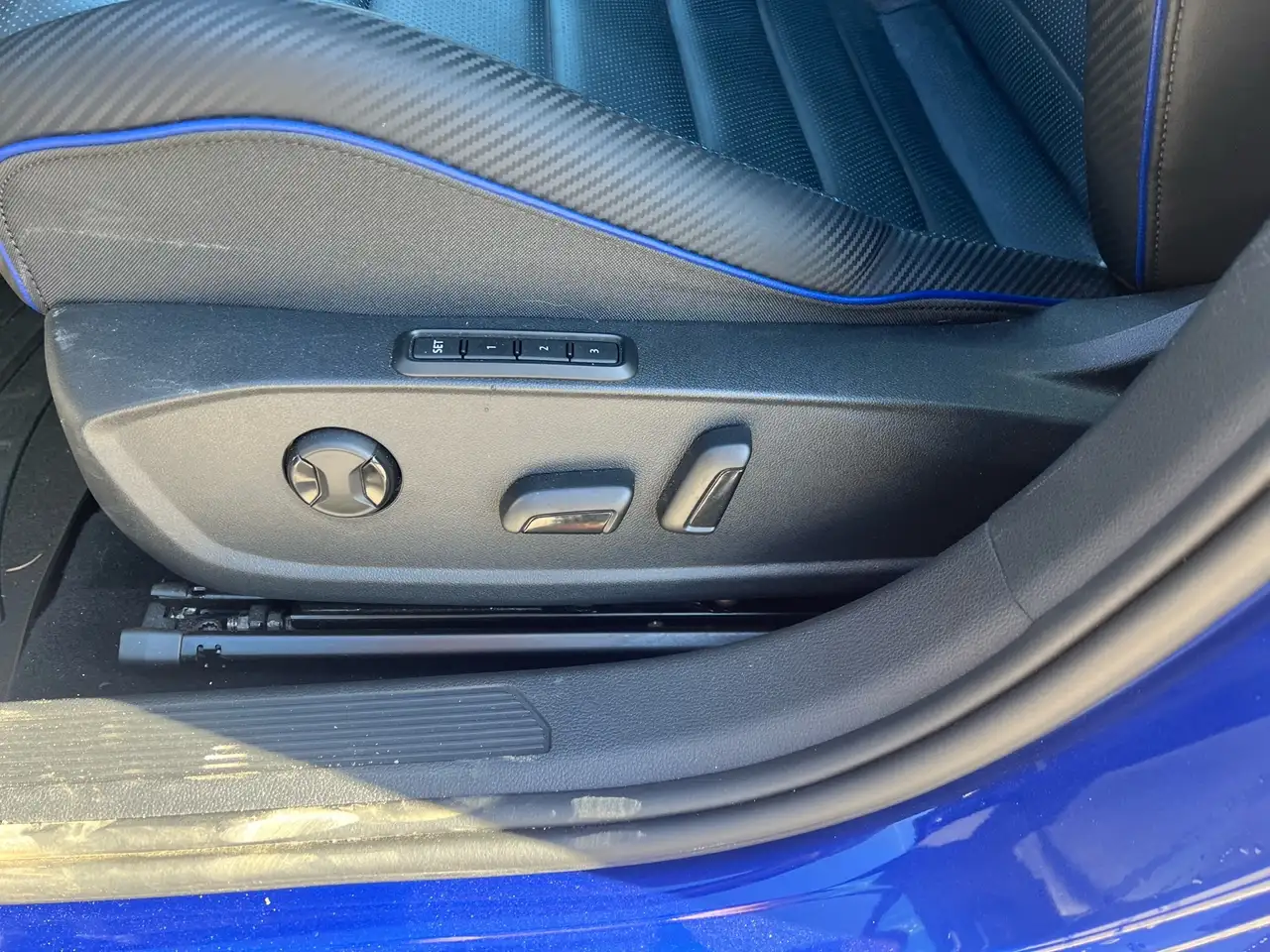 Volkswagen Golf R снимка Volkswagen Golf R