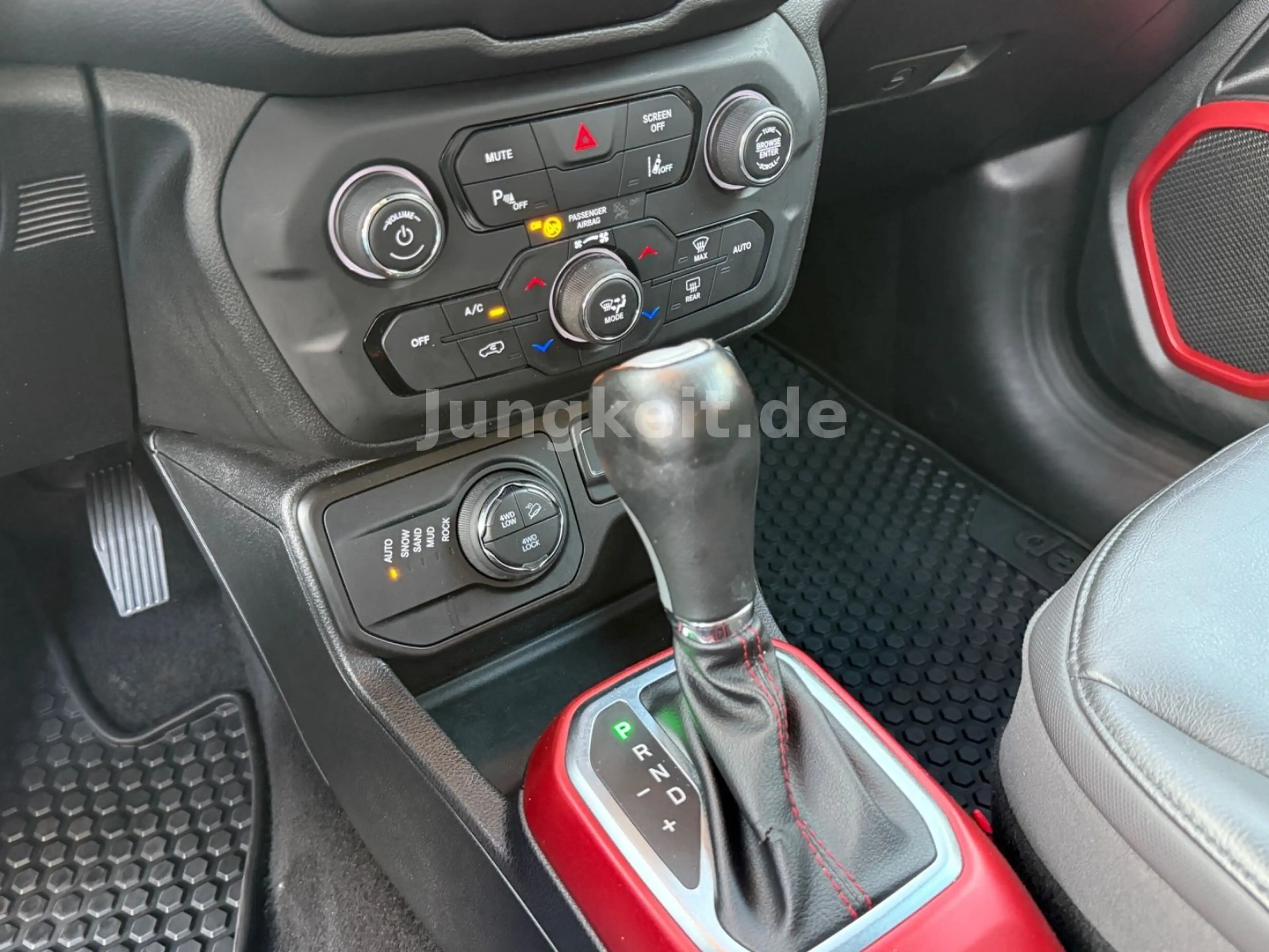 Jeep Renegade Trailhawk 4WD *Automatik*R-Kamera* — photo 22