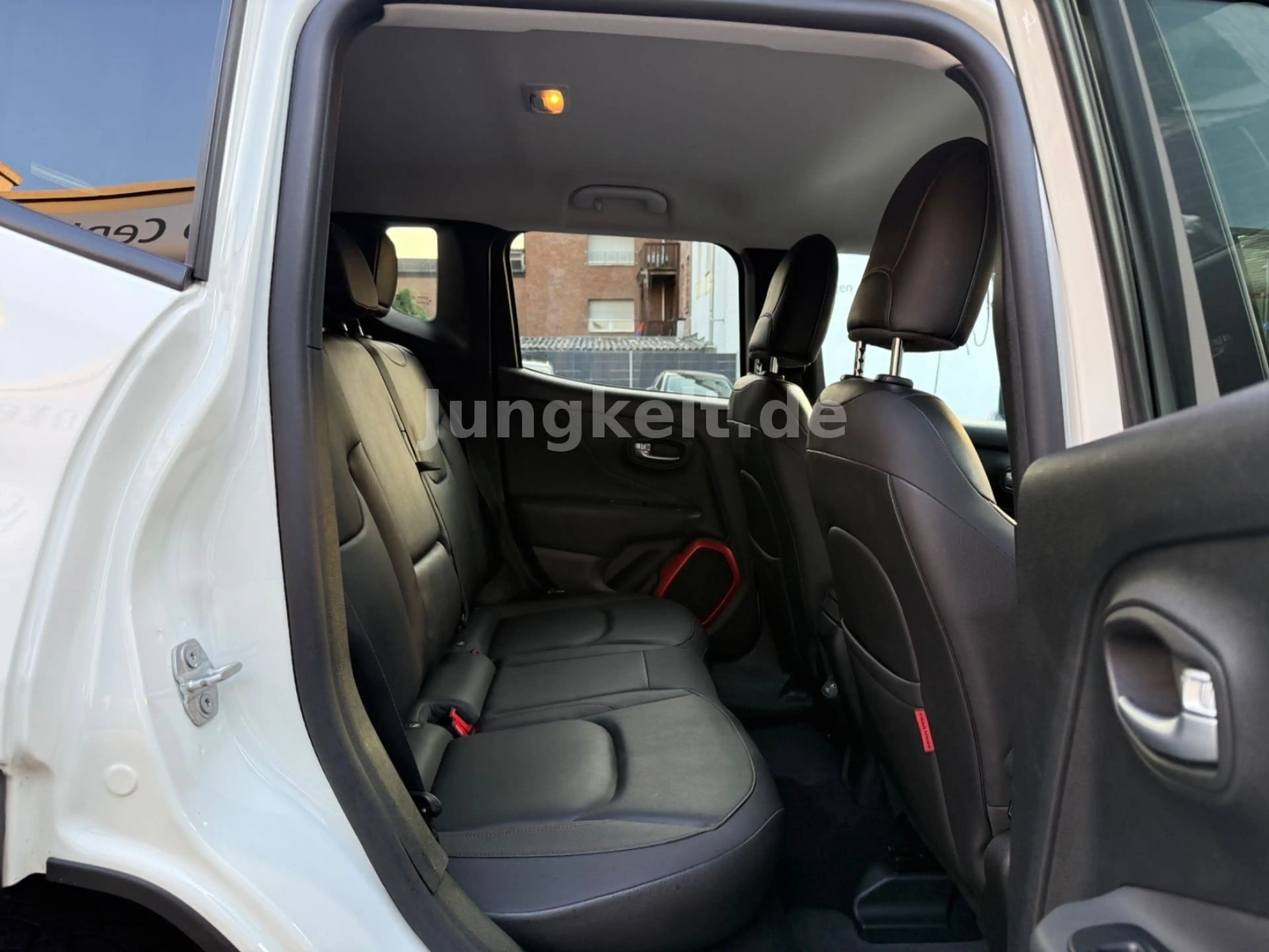 Jeep Renegade Trailhawk 4WD *Automatik*R-Kamera* — photo 18