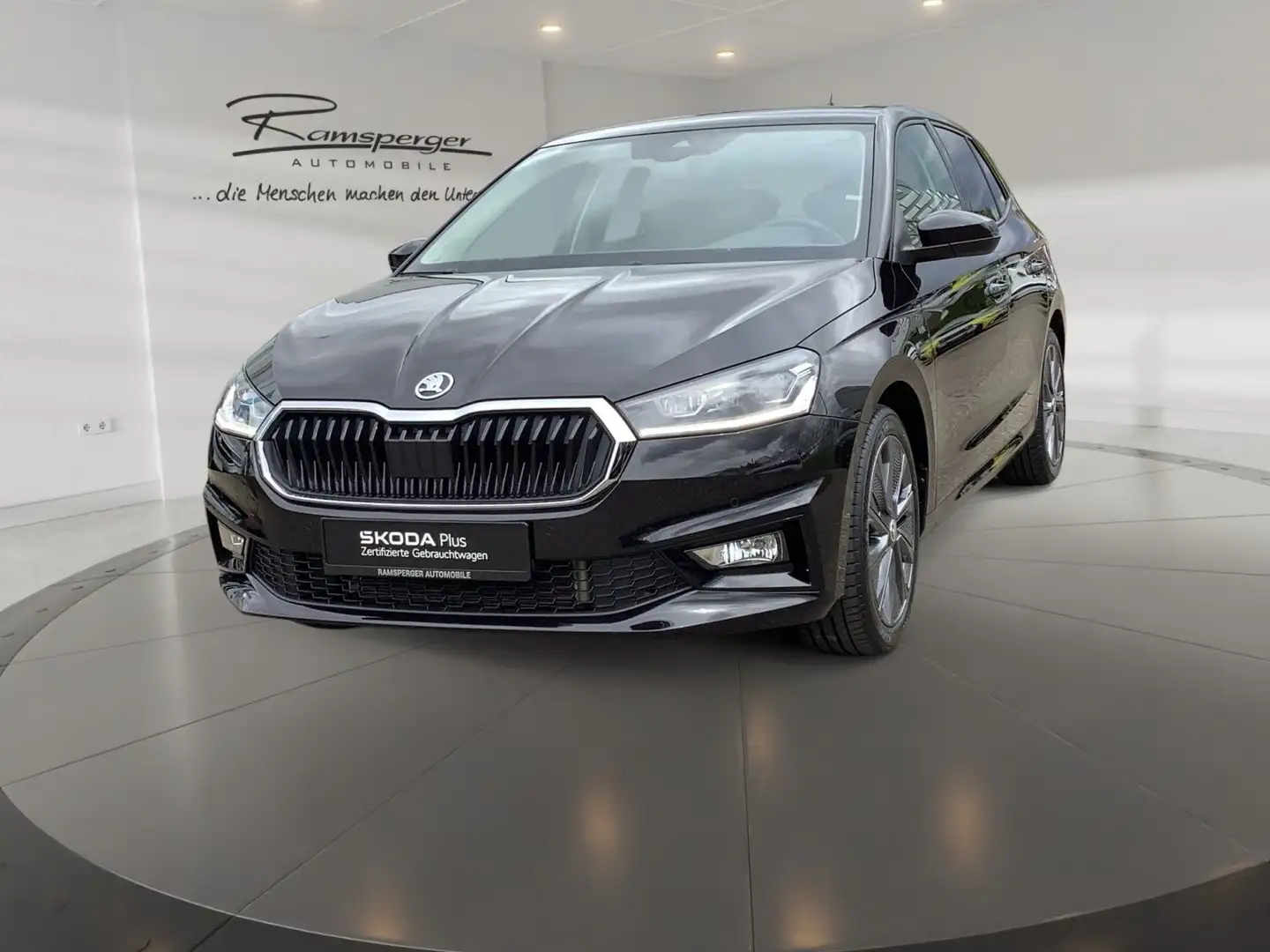 Skoda Fabia 1.5 TSI DSG Drive ACC Vorbe.AHK LED APP Schwarz - 2