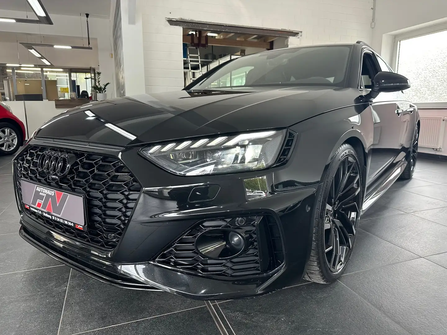 Audi RS4 2.9 TFSI quattro Dynamik/RS-Abg./B&O/360/Pano/Matr Negro - 1
