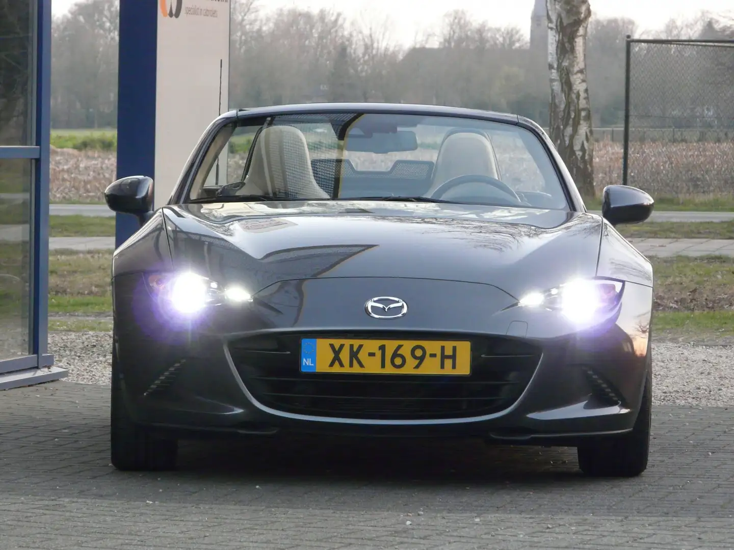 Mazda MX-5 1.5 SkyActiv-G 132 Chairo BOSS NL AUTO Gris - 2