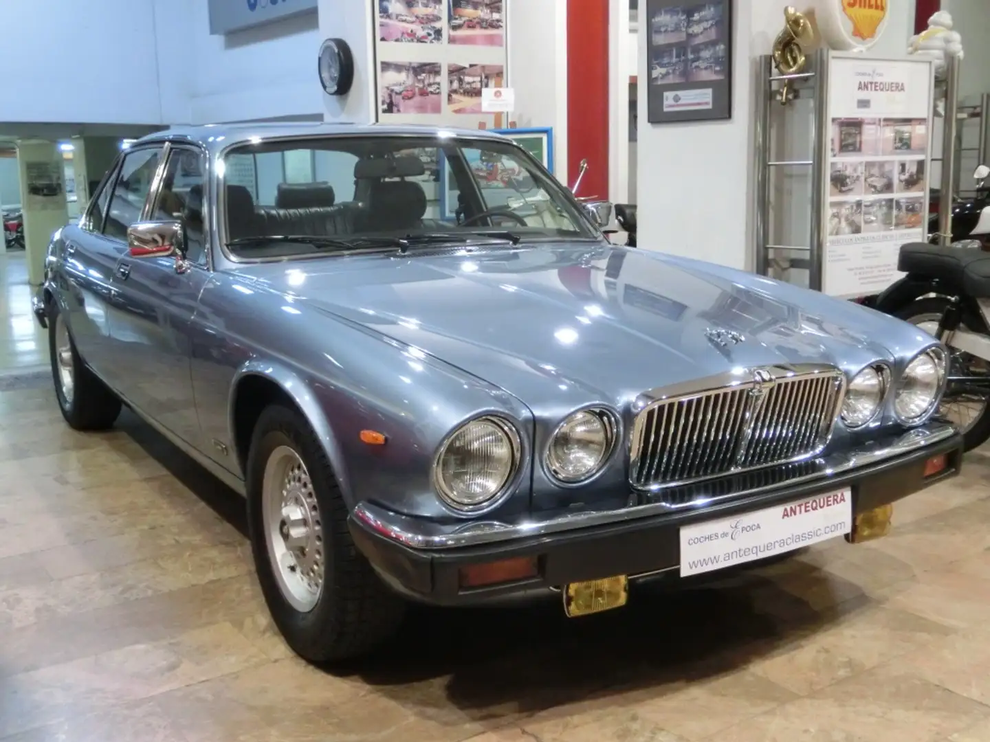 Jaguar XJ XJ6 4.2 Sovereign Bleu - 1