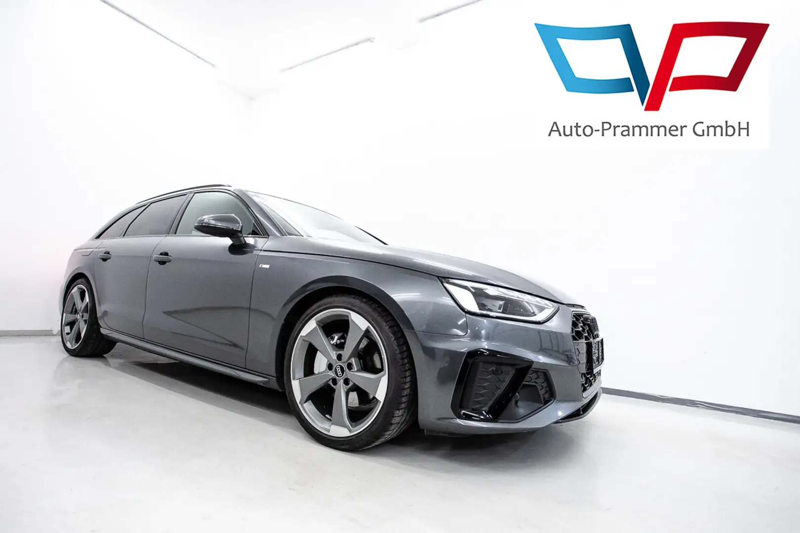 Audi A4 Avant 40 TDI quattro S-line S-tronic Black Edition Grau - 1