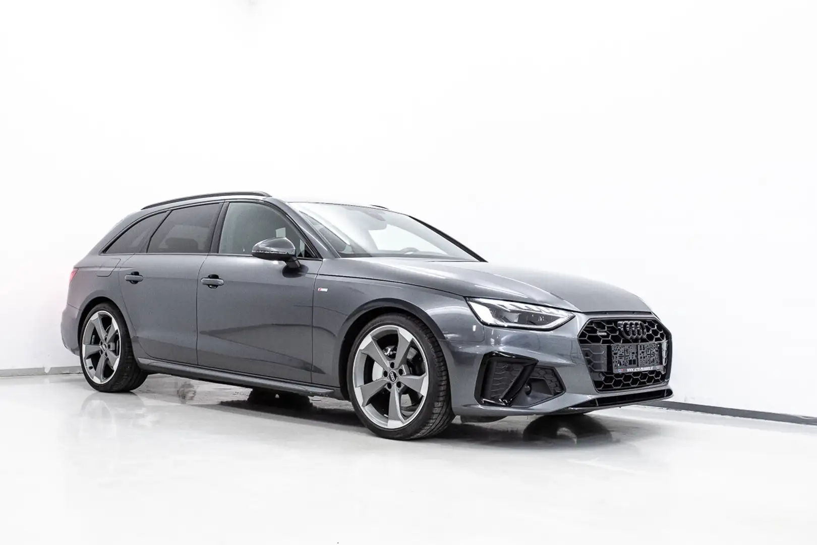 Audi A4 Avant 40 TDI quattro S-line S-tronic Black Edition Grau - 2