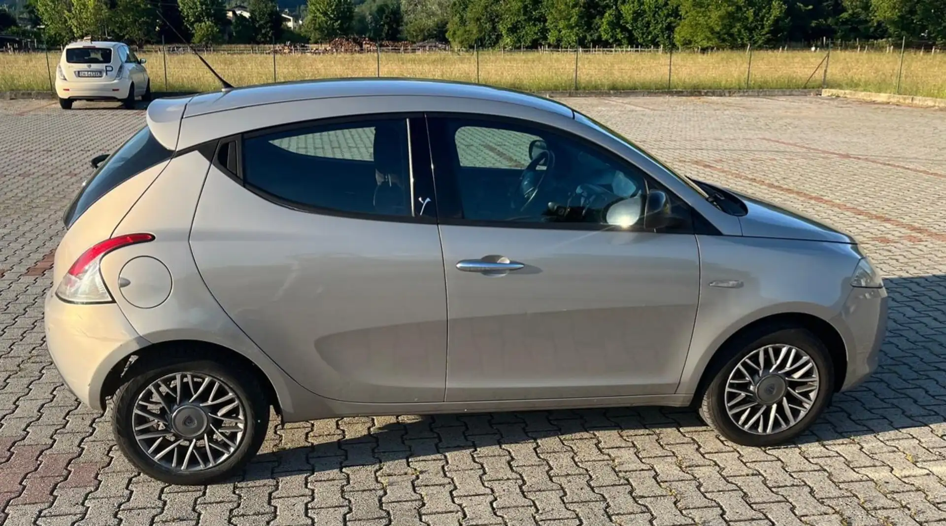 Lancia Ypsilon Ypsilon III 2011 1.2 8v Gold s Or - 1