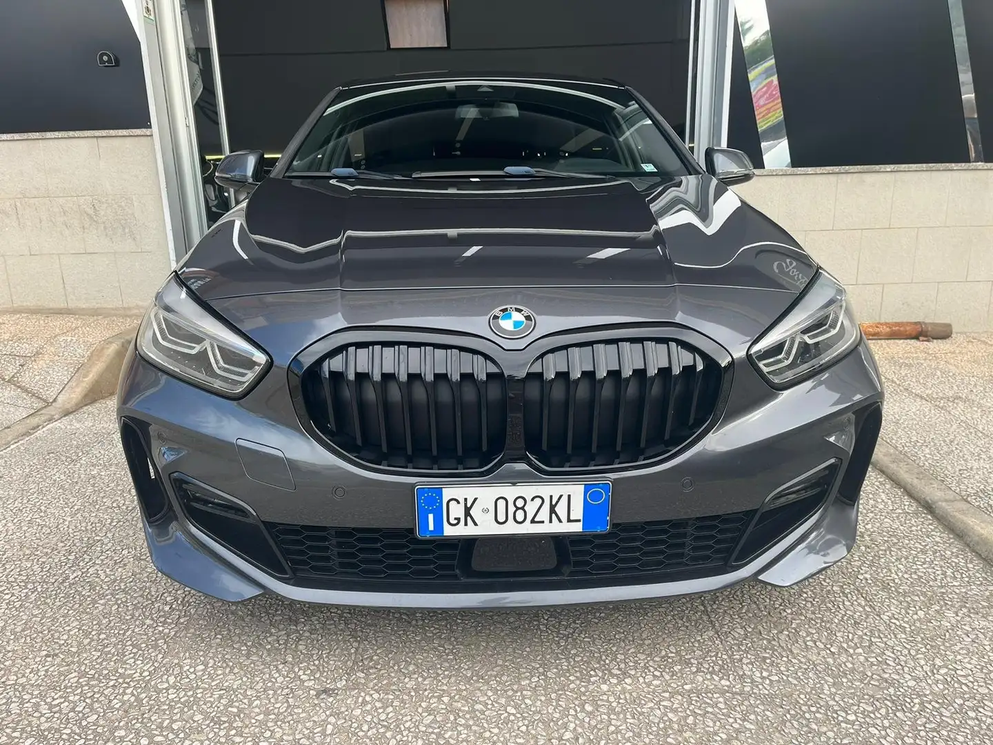 BMW 118 118d Msport Grau - 2