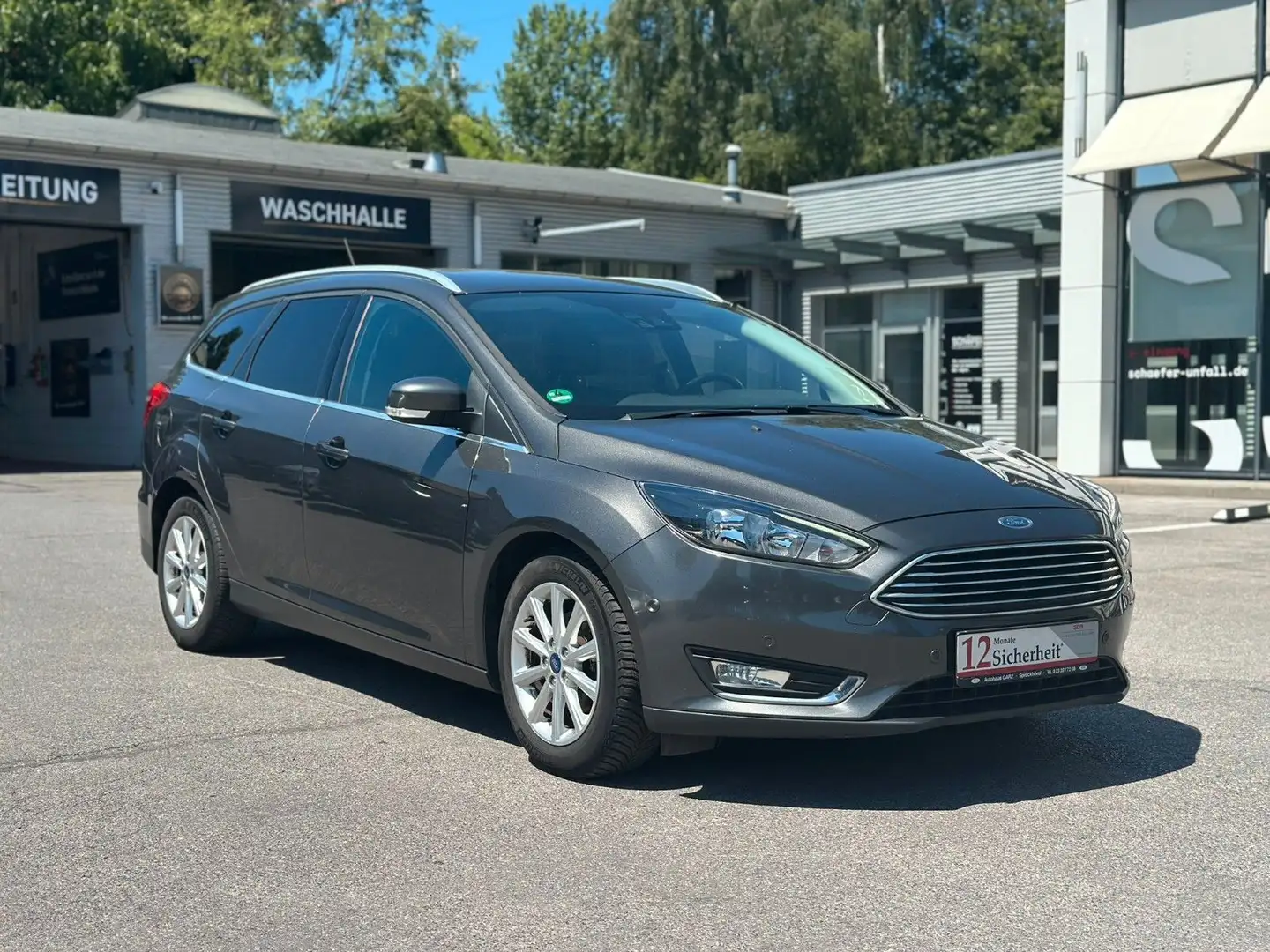 Ford Focus Turnier Titanium Navi*2-Zonen*Sport-Sitze* Gris - 1