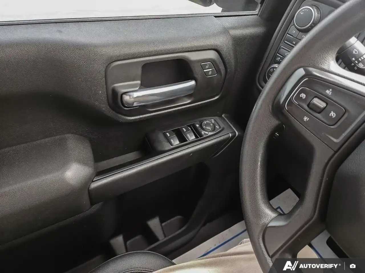 Chevrolet Silverado 2500 photo Chevrolet Silverado 2500