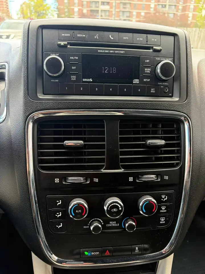 Dodge Grand Caravan снимка Dodge Grand Caravan