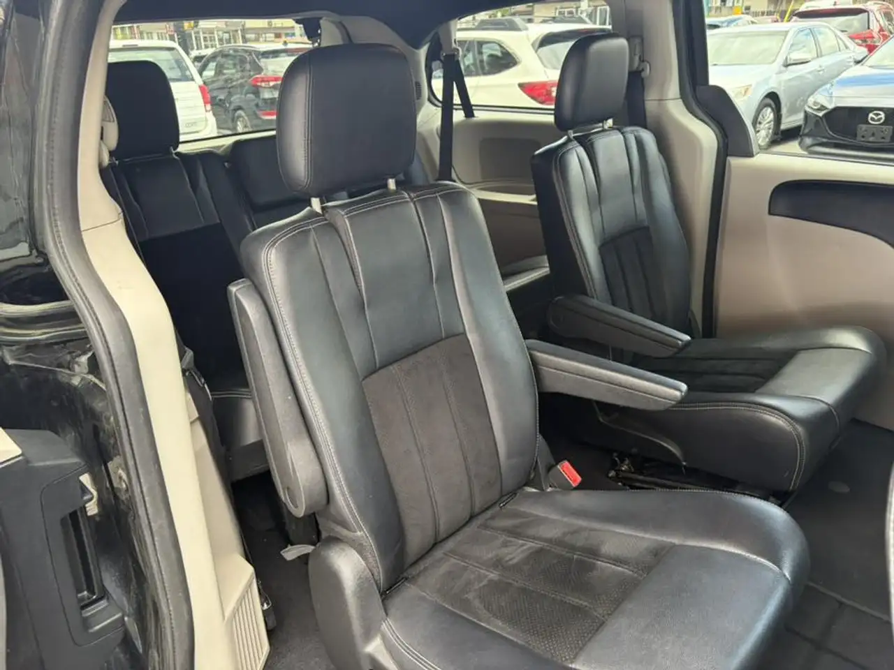 Dodge Grand Caravan снимка Dodge Grand Caravan