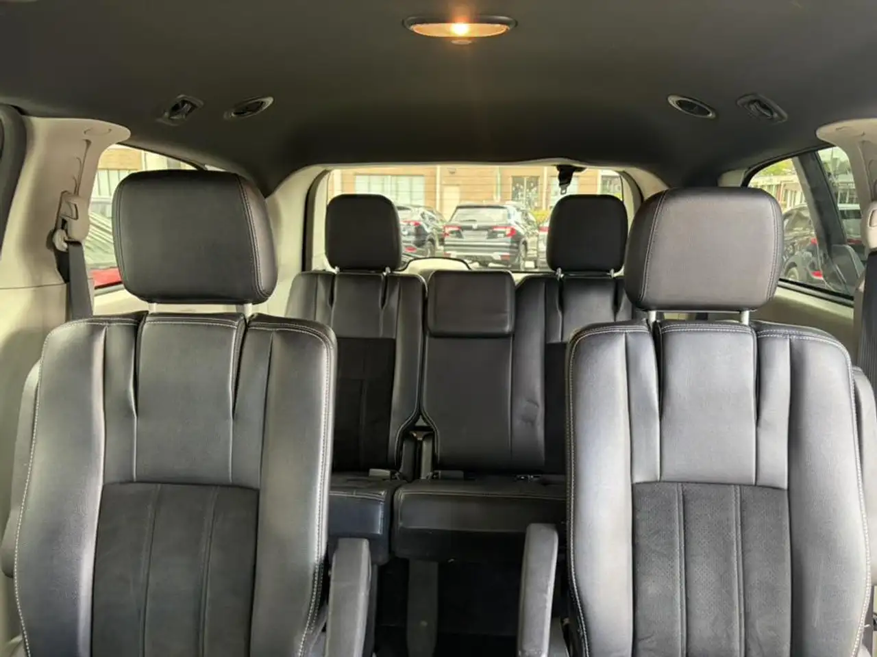 Dodge Grand Caravan снимка Dodge Grand Caravan