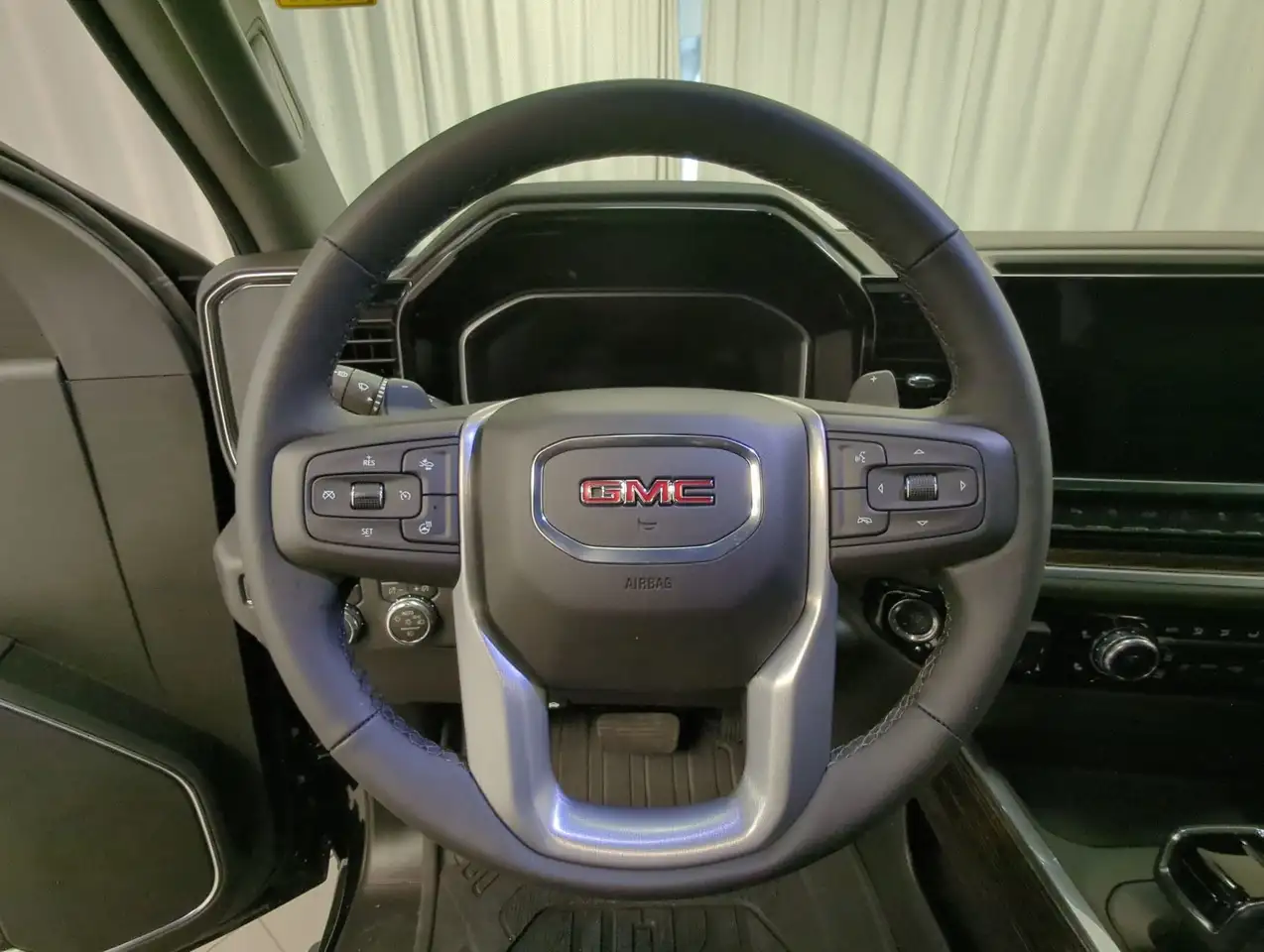 GMC Sierra 1500 снимка GMC Sierra 1500