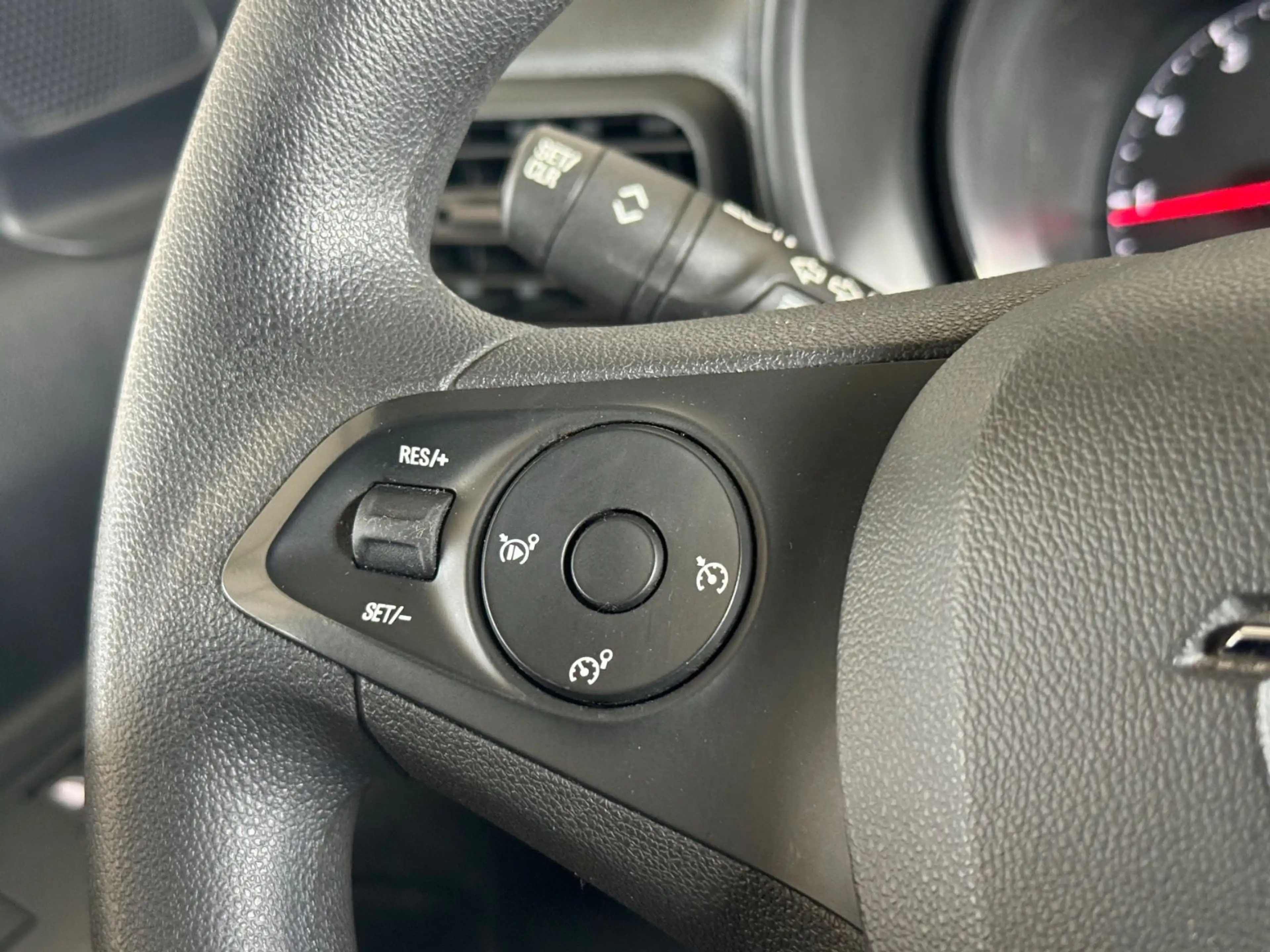 Opel Combo Cargo 96kW Navi CarPlay PDC Temp 1.Hand — photo 15