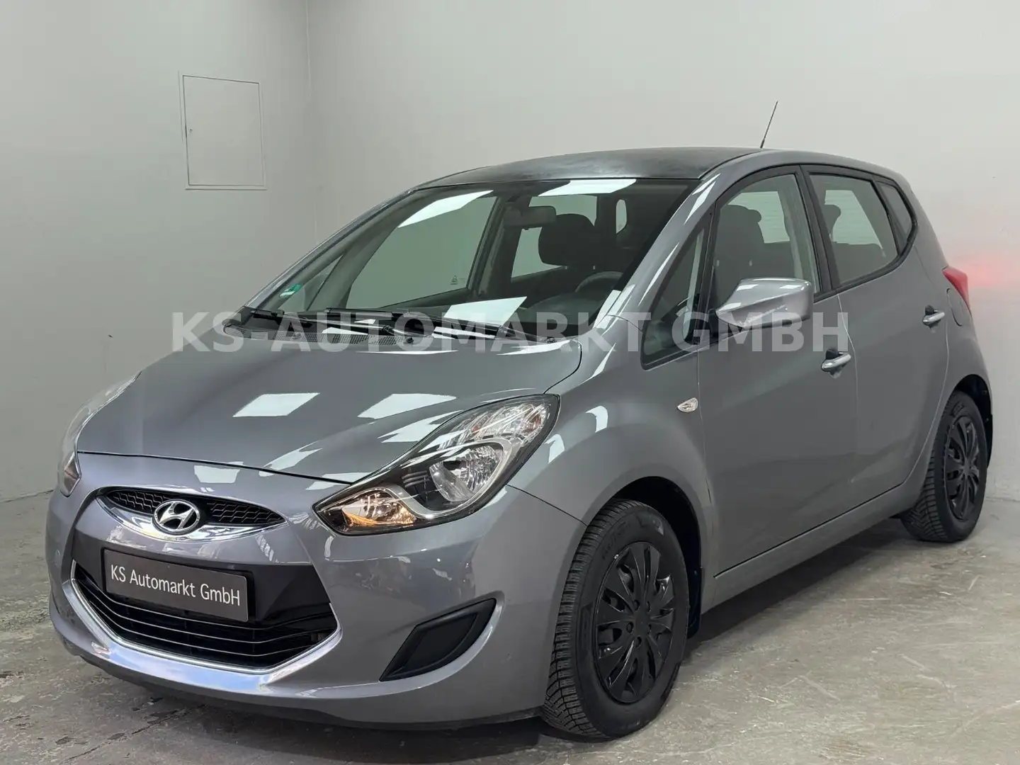 Hyundai iX20 1.6 Comfort Automatik*PDC*Klima*1-Hand* siva - 1