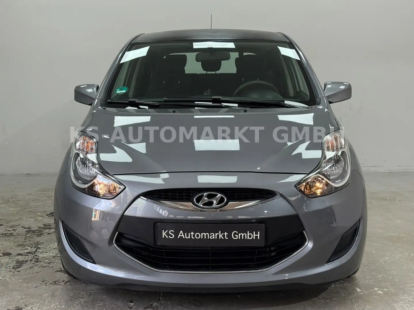 Hyundai iX20 1.6 Comfort Automatik*PDC*Klima*1-Hand* siva - 2