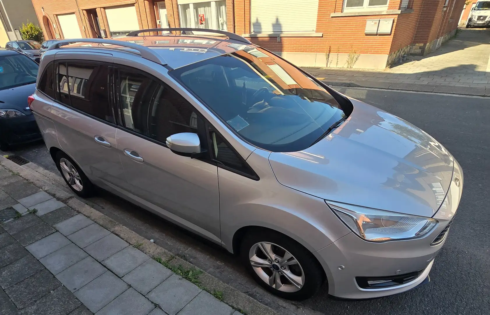 Ford Grand C-Max 1.5 TDCi Trend Start-Stop Grijs - 2