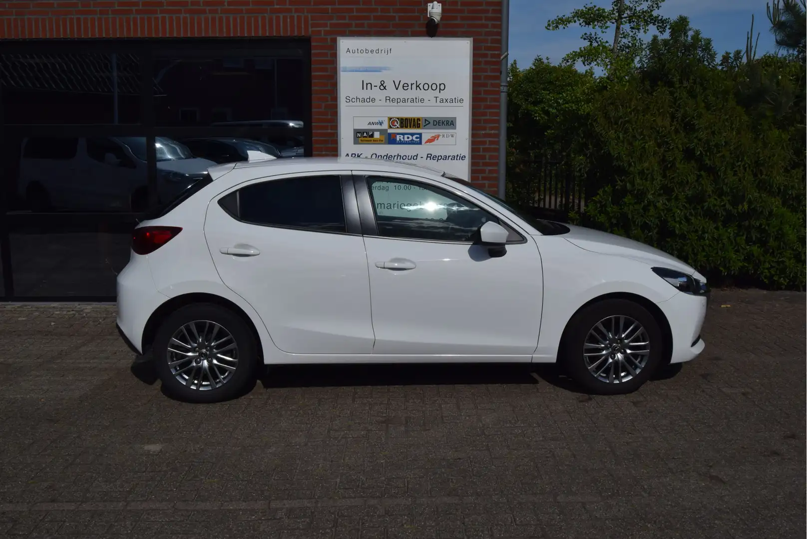 Mazda 2 1.5 Skyactiv-G | Camera | Navi | Keyless | Grau - 2
