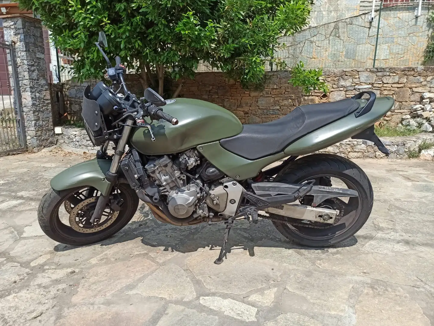 Honda Hornet 600 Verde - 1