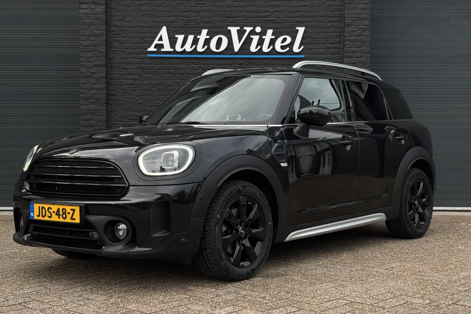 MINI Cooper Countryman 1.5 | Sportleder | Memory | Head-Up | Camera | Ele Zwart - 1