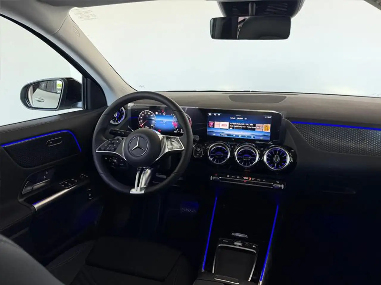 Mercedes-Benz GLA 2026 — фото 11