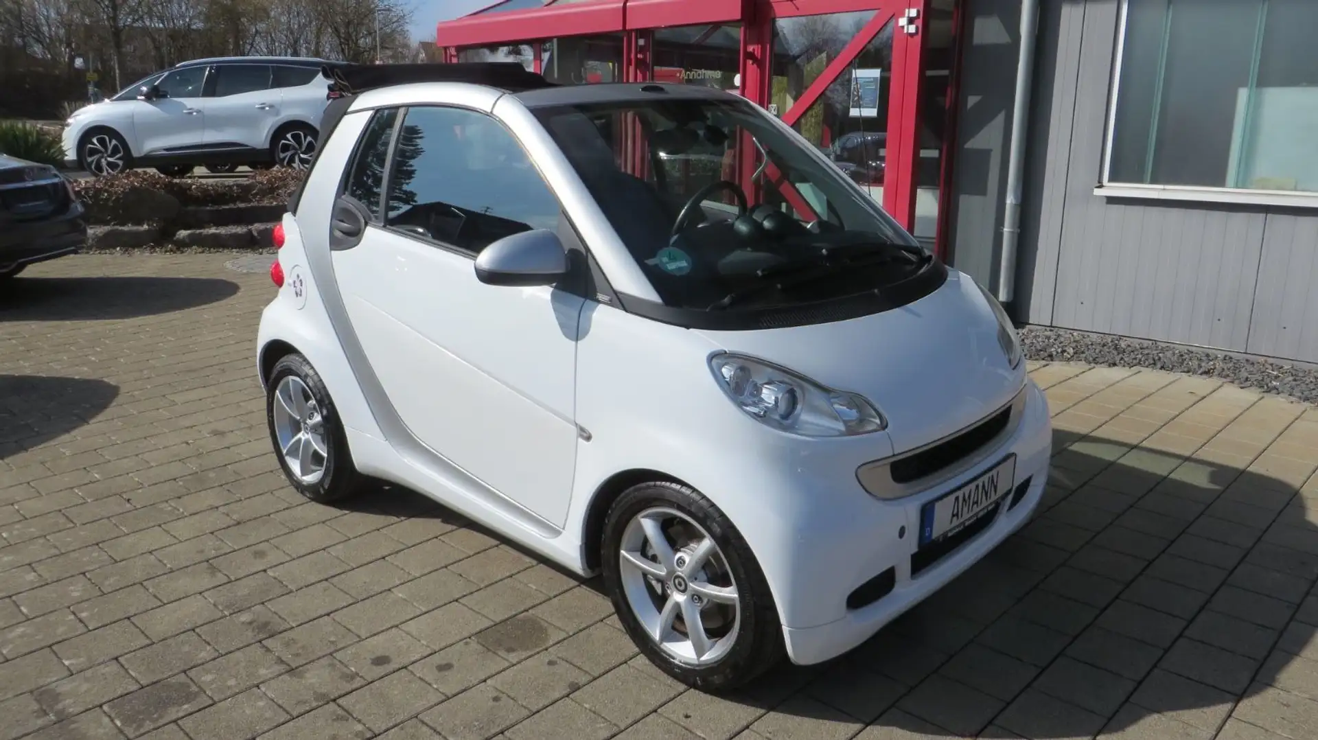 smart forTwo Cabrio Micro Hybrid Drive Weiß - 1