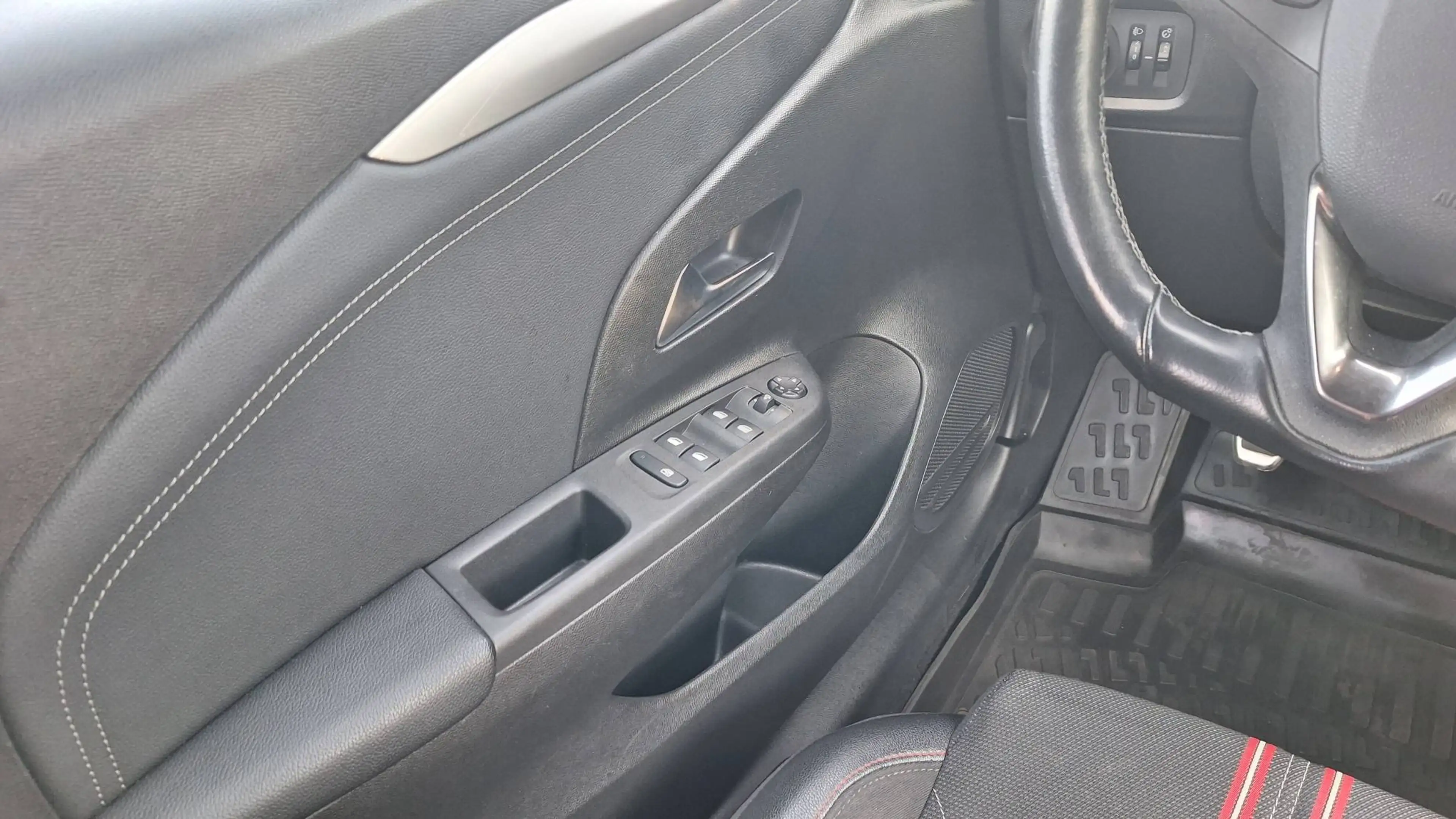 Opel Corsa Corsa 5-Türer 1.2 Direct Turbo GS Line — photo 4