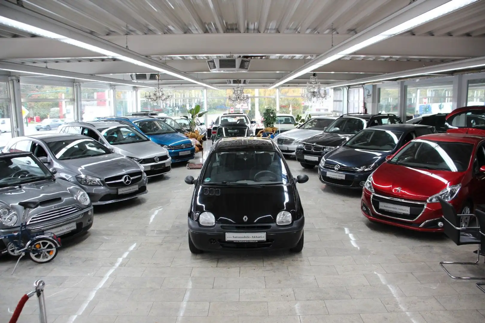 Renault Twingo Plus Schwarz - 1