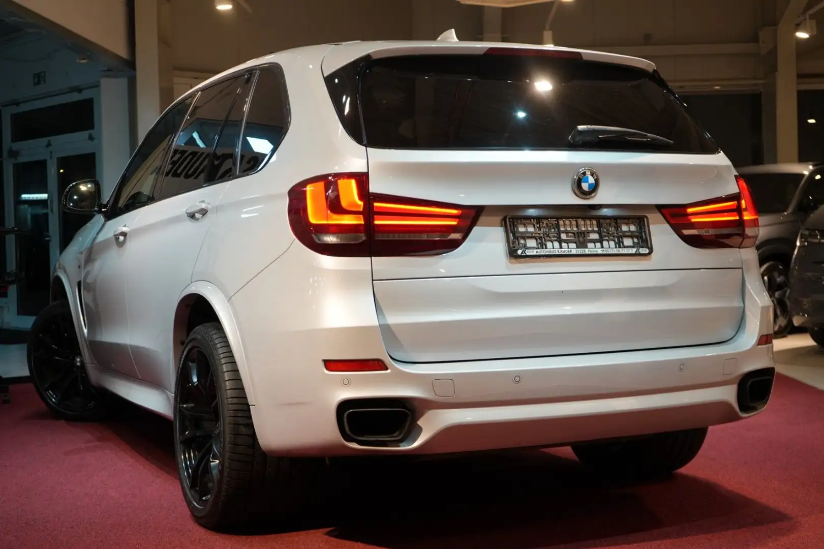 BMW X5 M D *LED*Virtual*Pano*Kamera*LEDER* Argintiu - 2