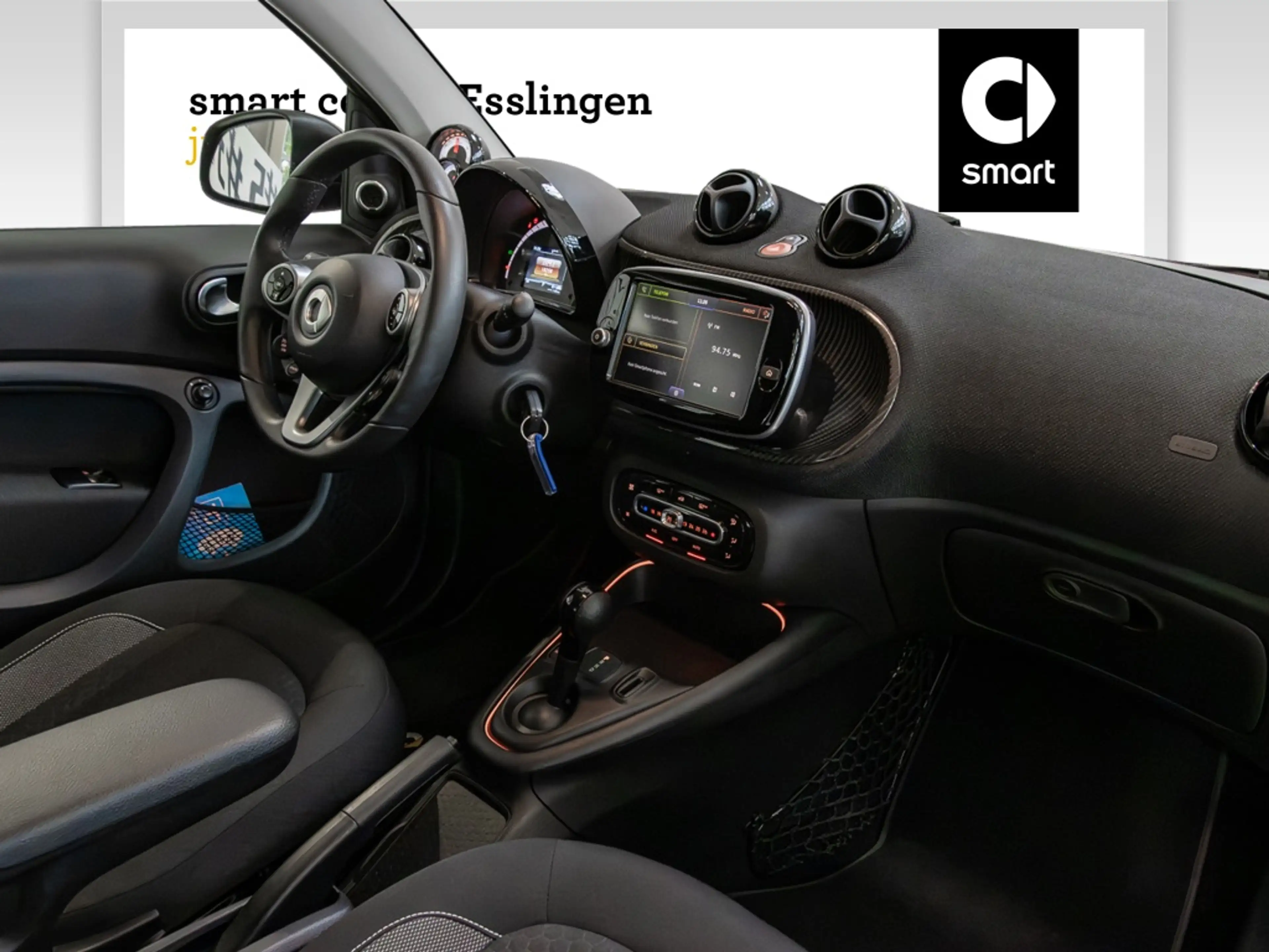 smart forTwo EQ  passion *LED*Cam*JBL*Pano*LMR*22kW*PDC — photo 4