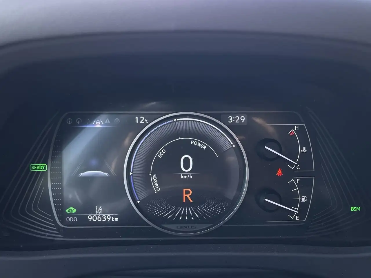 Lexus UX снимка Lexus UX