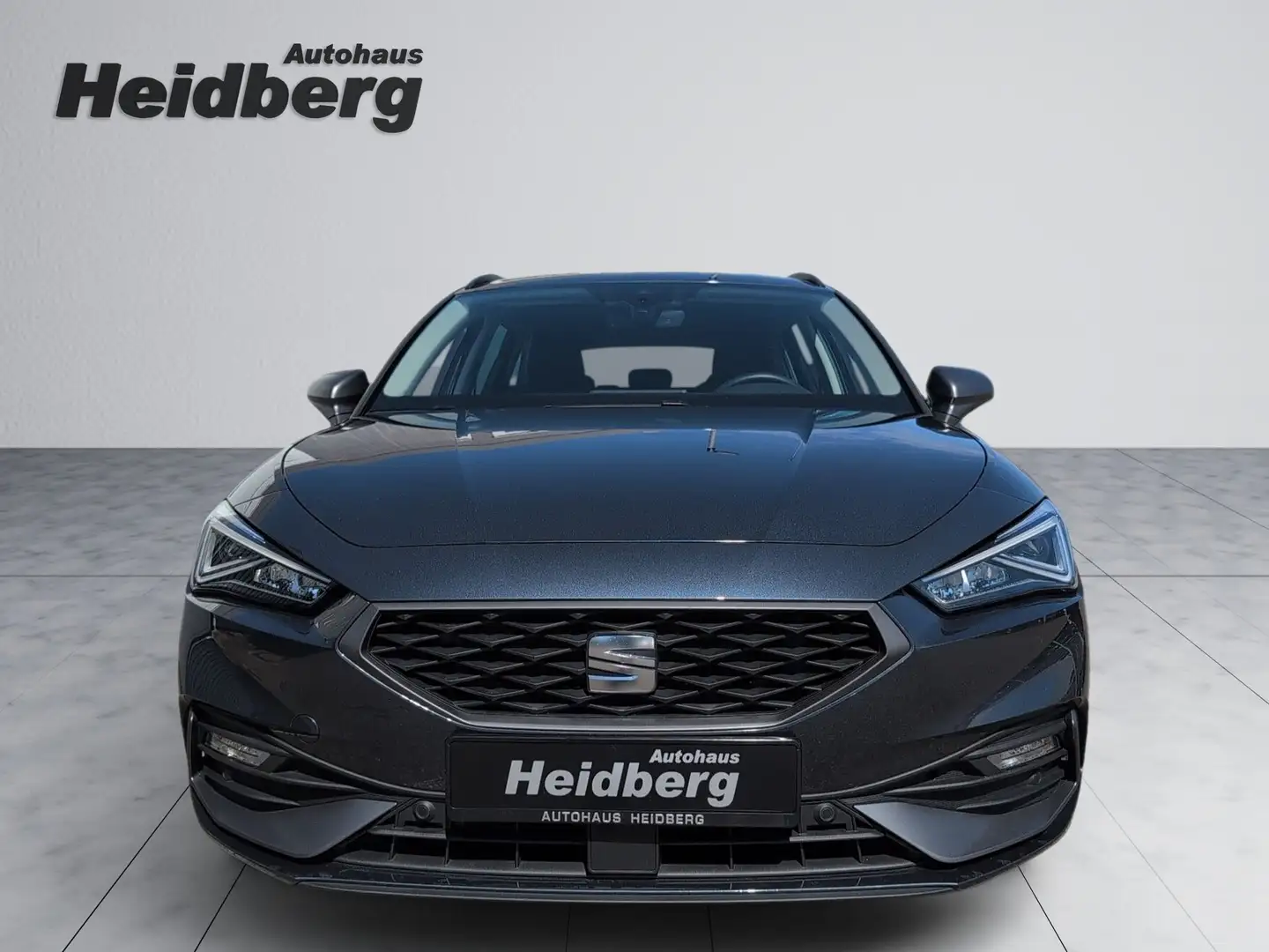 SEAT Leon Sportstourer 1.5 eTSI DSG FR LED ACC Pa.XL Navi 17 Grau - 2