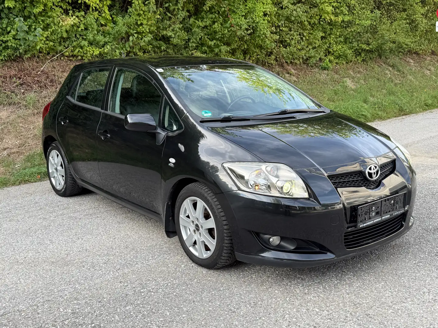 Toyota Auris D-CAT Schwarz - 2