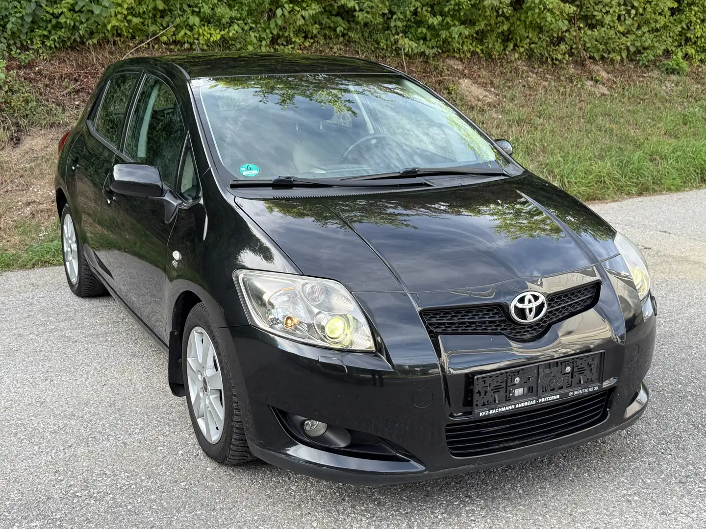 Toyota Auris D-CAT Schwarz - 1