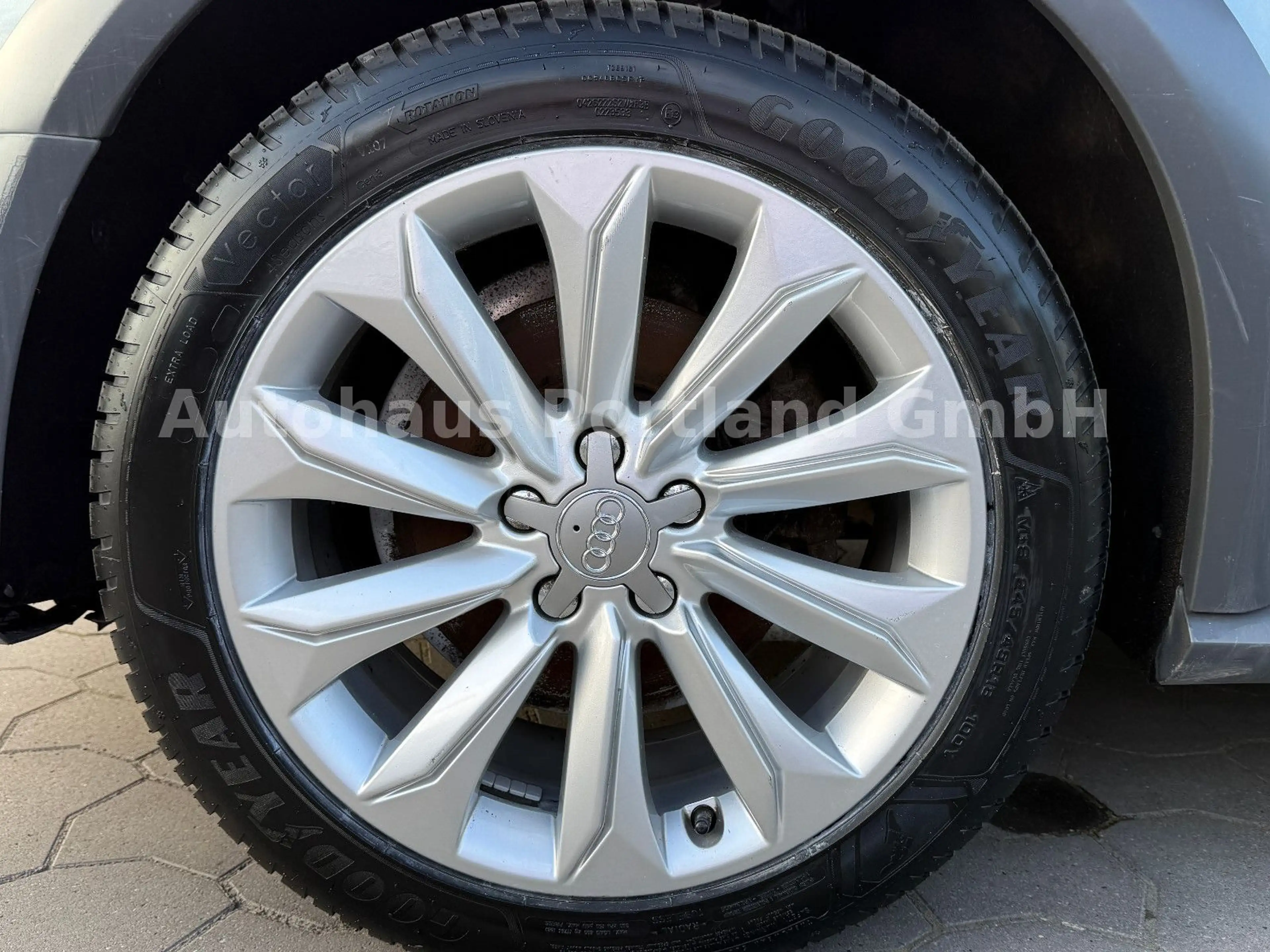 Audi A4 allroad quattro 2.0 TDI/S-Heft/Isofix — photo 13