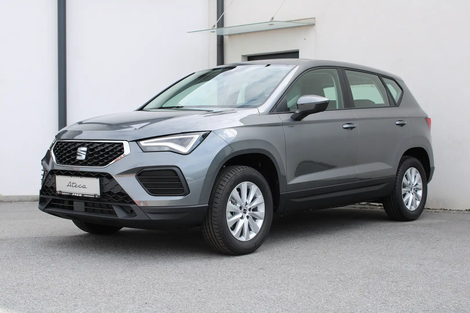 SEAT Ateca Reference Edition 1.0 TSI mit vielen Extras! Grau - 2