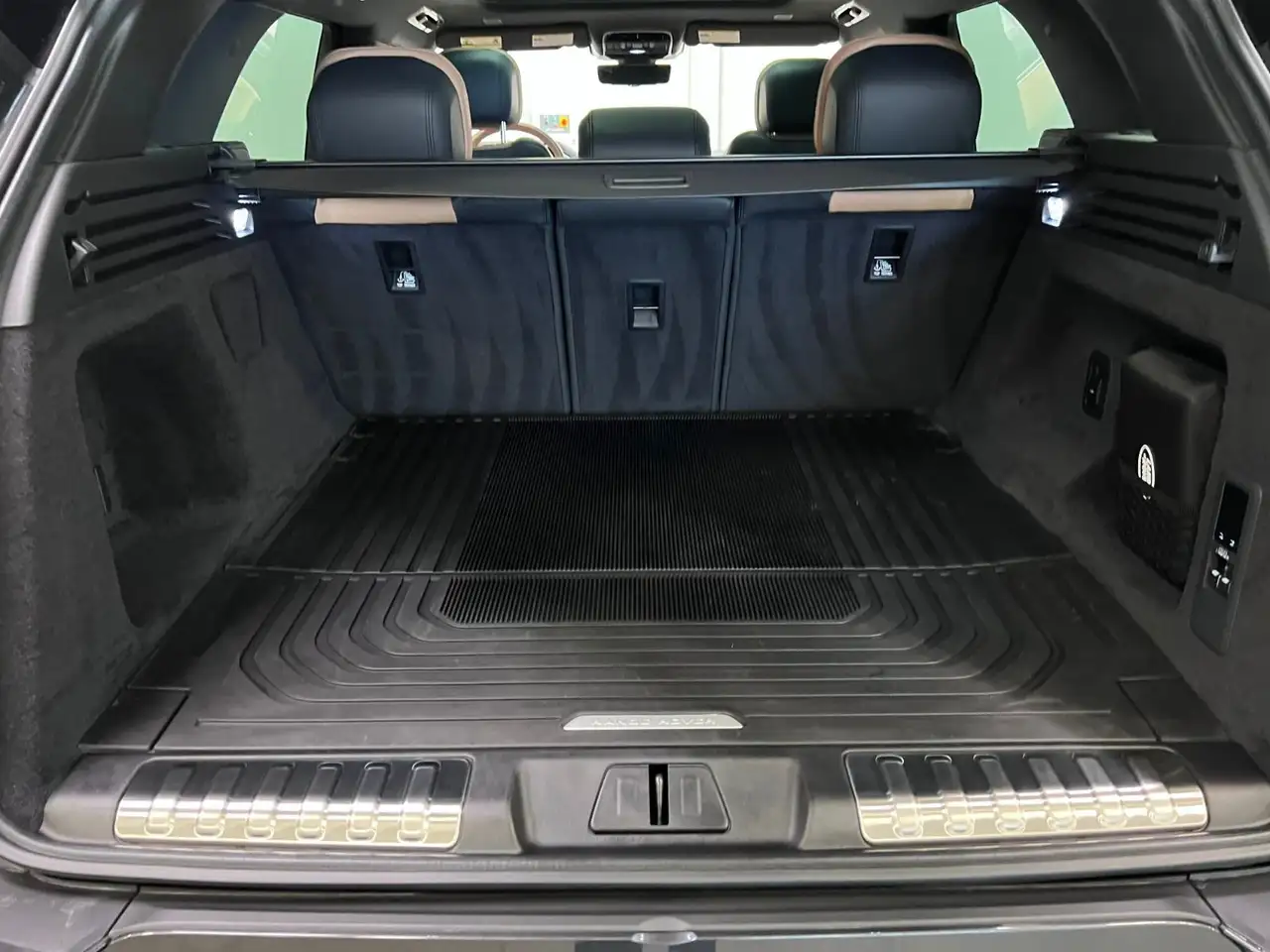 Land Rover Range Rover Sport photo Land Rover Range Rover Sport