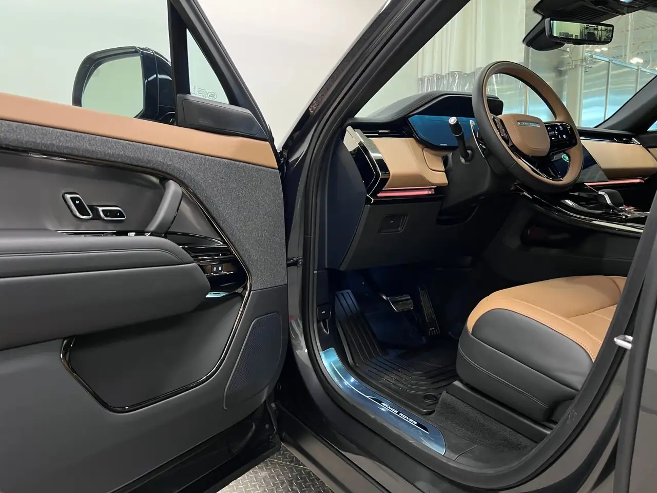 Land Rover Range Rover Sport photo Land Rover Range Rover Sport